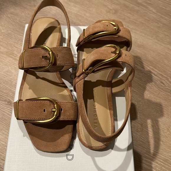 Brand NEW 6. Veronica Beard Maglio green suede gold buckle sandal - Picture 9 of 9